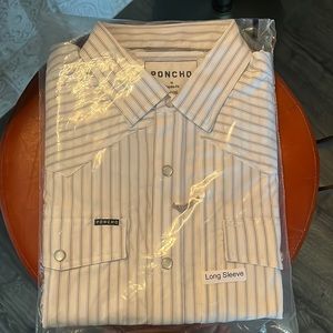 Mens long sleeved Poncho shirt. New with tags. Never opened